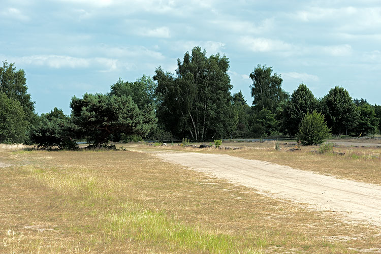 Rodgau - Parkplatz Badesee